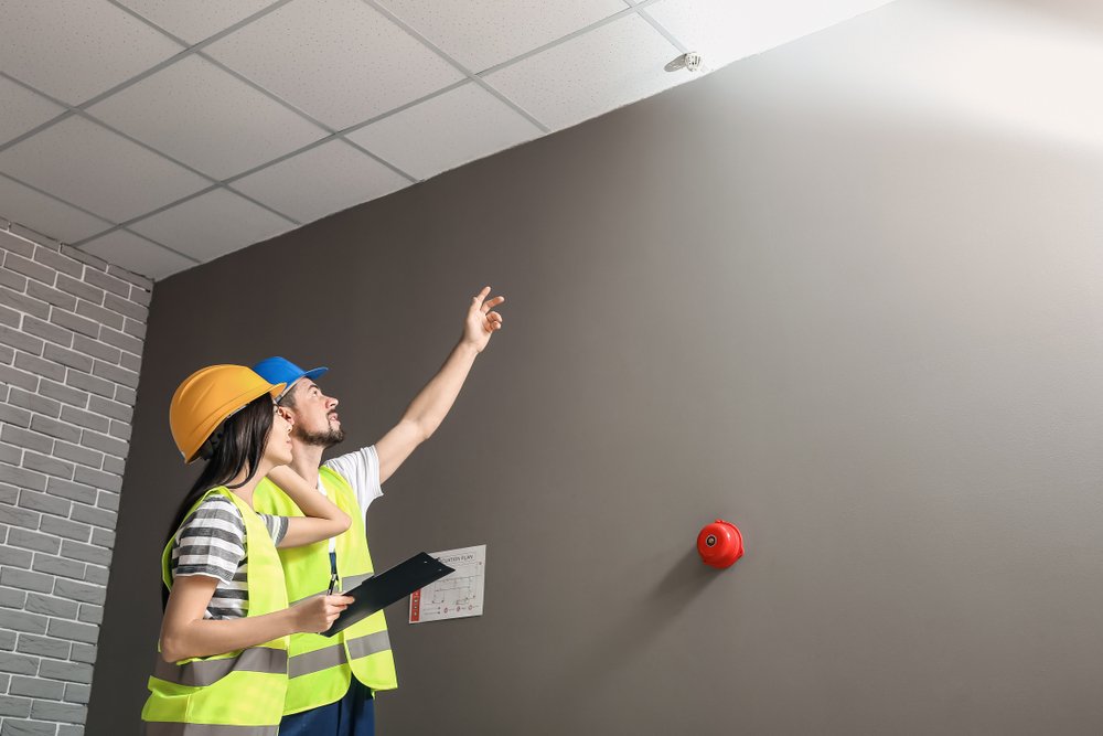 Renovlies voorbereiden in Den Haag voor een goede ondergrond en hechting van het behang.
